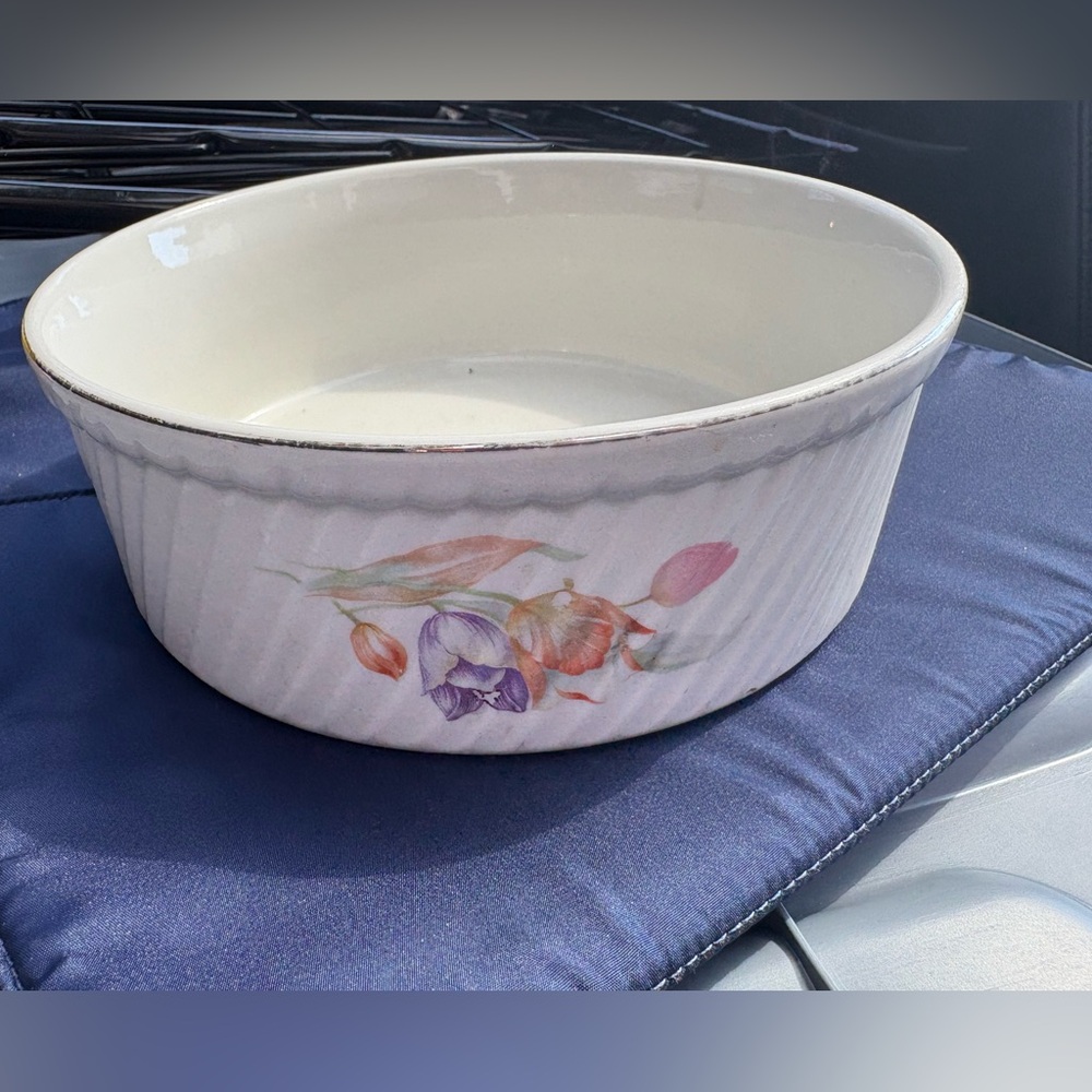 Halls Stonewear Vintage Ceramic Baking Dish - White with Pink & Purple Tulips